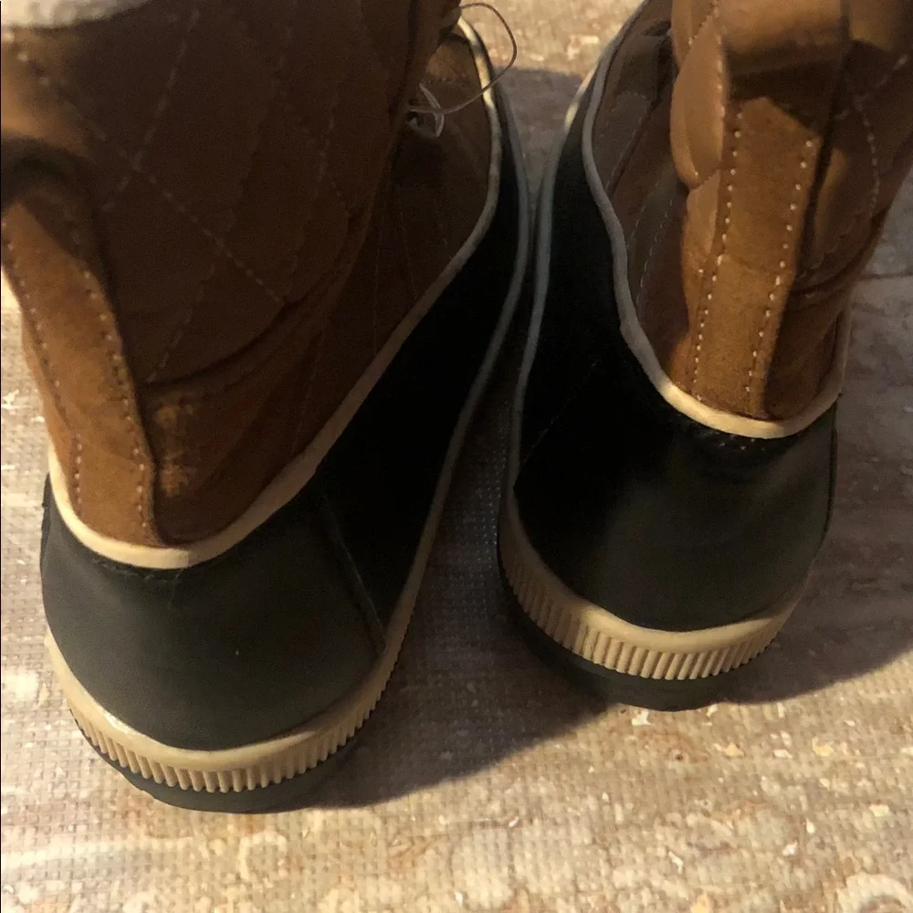 totes Brown and Black Lace-Up Insulated Boots